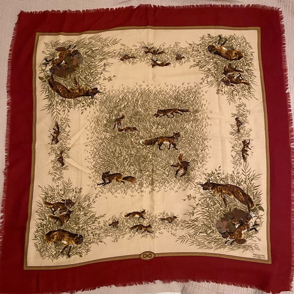 TRAFALGAR PRINTED SCARF . 33”33”